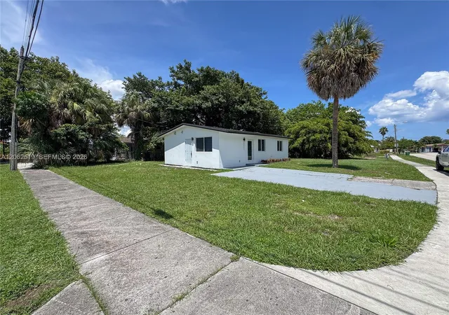 3rd image of 3311 Nw 9Th St, Lauderhill, FL 33311 | MLS# A12062519