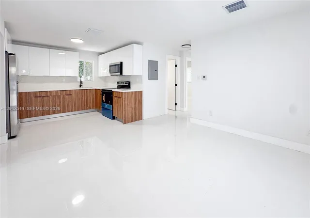 5th image of 3311 Nw 9Th St, Lauderhill, FL 33311 | MLS# A12062519
