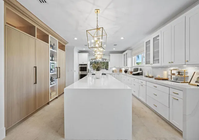 3rd image of 2765 Brickell Ct, Miami, FL 33129 | MLS# B26058873