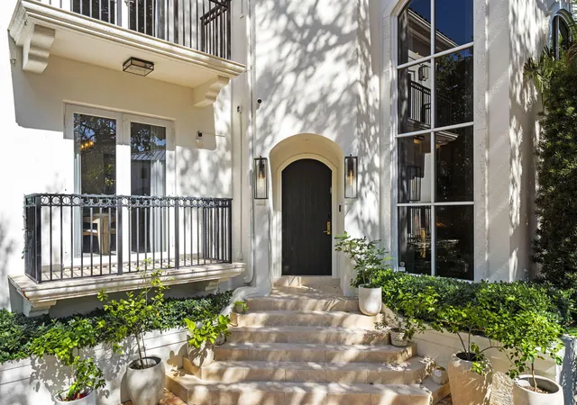 43rd image of 2765 Brickell Ct, Miami, FL 33129 | MLS# B26058873