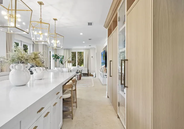 4th image of 2765 Brickell Ct, Miami, FL 33129 | MLS# B26058873