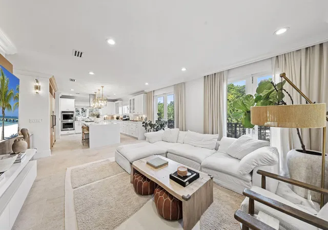 5th image of 2765 Brickell Ct, Miami, FL 33129 | MLS# B26058873