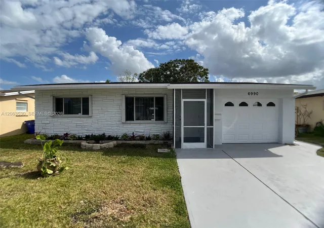 2nd image of 6990 Nw 17th St, Margate, FL 33063 | MLS# A12063530