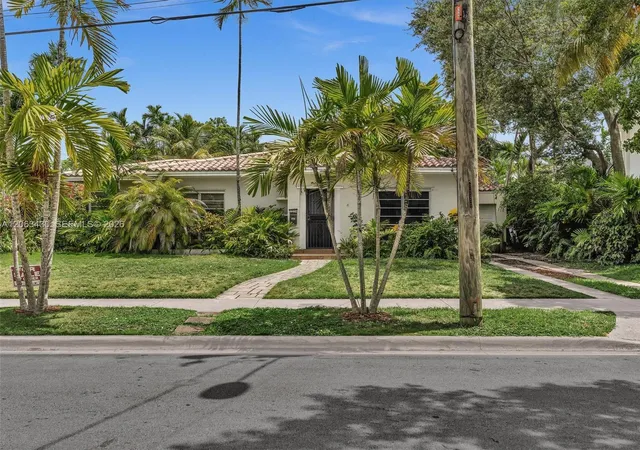 3rd image of 1228 Sw 17Th St, Miami, FL 33145 | MLS# A12063430