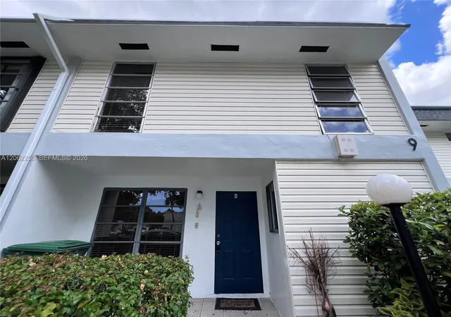 1st image of 2750 N 34th Ave #9D, Hollywood, FL 33021 | MLS# A12062250