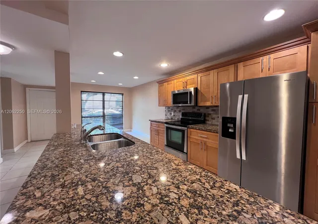 4th image of 2750 N 34Th Ave #9D, Hollywood, FL 33021 | MLS# A12062250