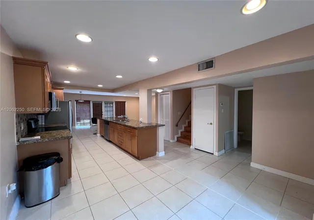 5th image of 2750 N 34Th Ave #9D, Hollywood, FL 33021 | MLS# A12062250