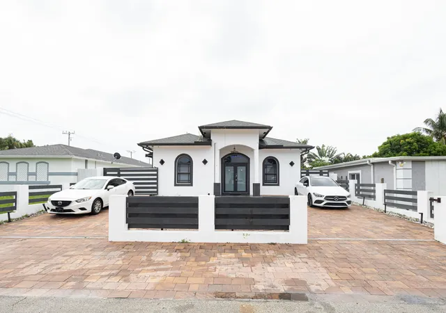 Photo 1 of Single family home for sale at 725 Mercury St, West Palm Beach, FL 33406 | MLS# B26058966 | Listing updated on 2026-09-27