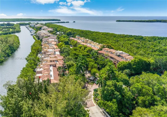 5th image of 6234 Paradise Point Dr #6234, Palmetto Bay, FL 33157 | MLS# A12062892