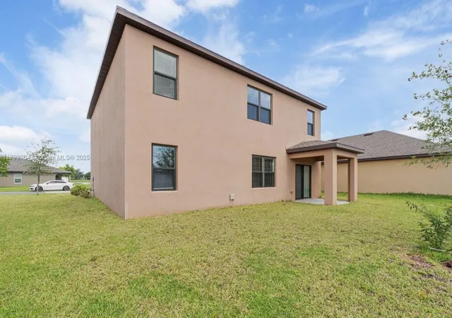 Photo 1 of Single family home for sale at 5305 Fantasy Dr, Fort Pierce, FL 34947 | MLS# B26059037 | Listing updated on 2026-09-25