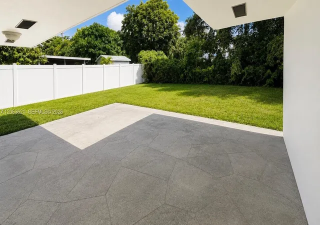 11th image of 1141 Ne 166th St, North Miami Beach, FL 33162 | MLS# A12063621
