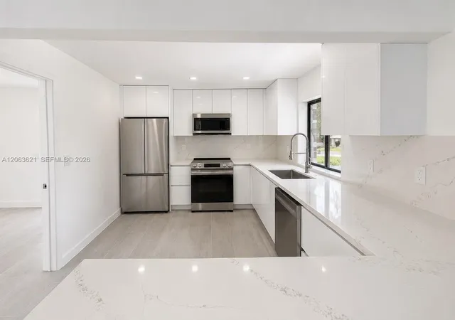 4th image of 1141 Ne 166Th St, North Miami Beach, FL 33162 | MLS# A12063621