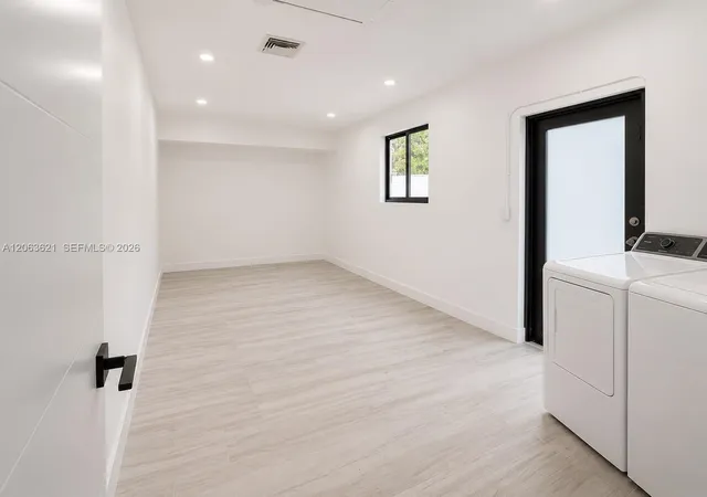 5th image of 1141 Ne 166Th St, North Miami Beach, FL 33162 | MLS# A12063621