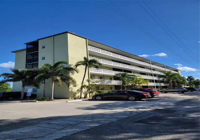 2nd image of 1425 Arthur St, Hollywood, FL 33020