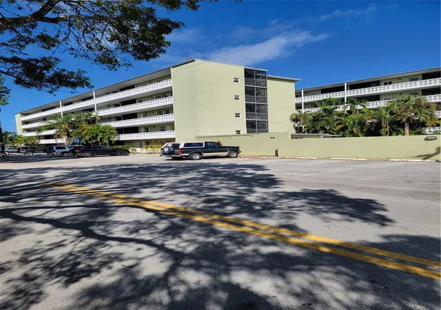 37th image of 1425 Arthur St #216B, Hollywood, FL 33020 | MLS# A12063542