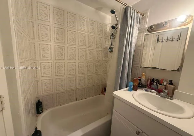 10th image of 820 Euclid Ave #206, Miami Beach, FL 33139 | MLS# A12063641
