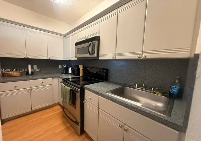 5th image of 820 Euclid Ave #206, Miami Beach, FL 33139 | MLS# A12063641