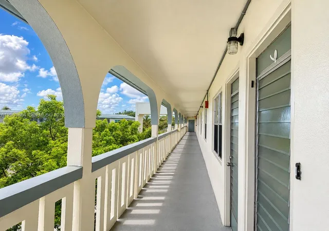 2nd image of 2504 Antigua Ter, Coconut Creek, FL 33066