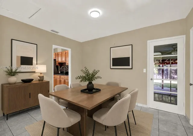 4th image of 1015 Cortez St, Coral Gables, FL 33134 | MLS# A12061365