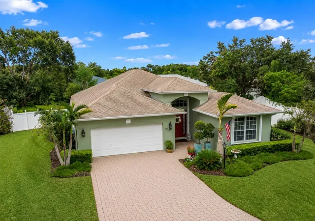 Photo 1 of Single family home for sale at 210 Champagne Ct Sw, Vero Beach, FL 32968 | MLS# B26059083 | Listing updated on 2026-09-23