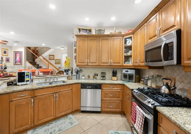 2nd image of 2955 Nw 126th Ave #5-104, Sunrise, FL 33323 | MLS# A12061088