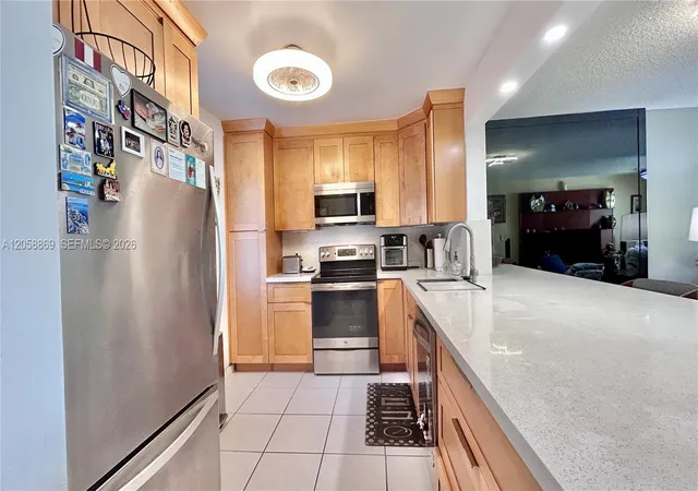4th image of 190 Se 5Th Ave #104, Dania, FL 33004 | MLS# A12058869