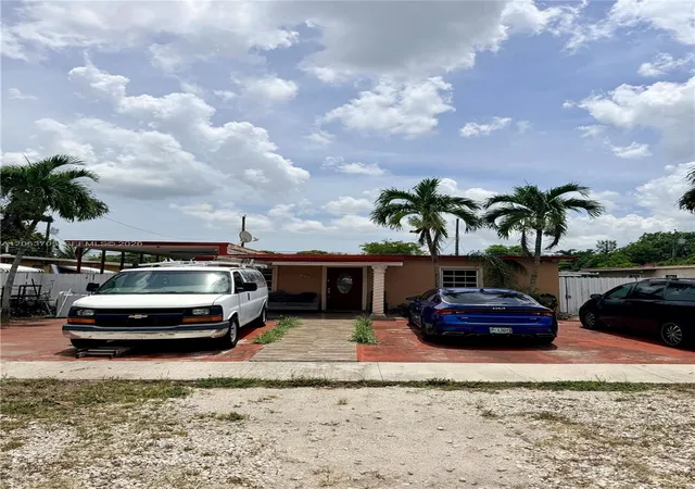 2nd image of 142 E 45th St, Hialeah, FL 33013 | MLS# A12063703