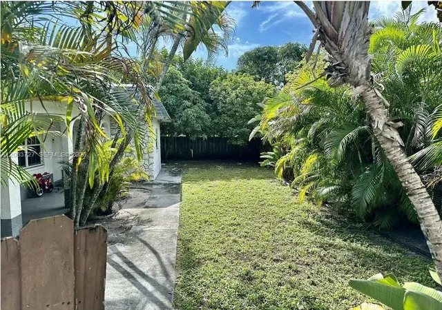 2nd image of 1480 Nw 20th Ct, Fort Lauderdale, FL 33311 | MLS# A12063727