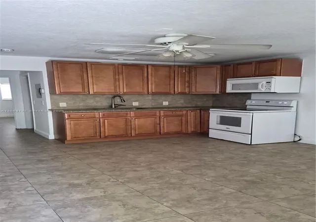 5th image of 1480 Nw 20Th Ct, Fort Lauderdale, FL 33311 | MLS# A12063727