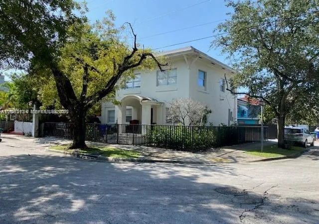 1st image of 876 Sw 2nd St, Miami, FL 33130 | MLS# A12063734