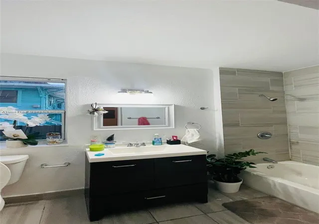 9th image of 876 Sw 2nd St, Miami, FL 33130 | MLS# A12063734