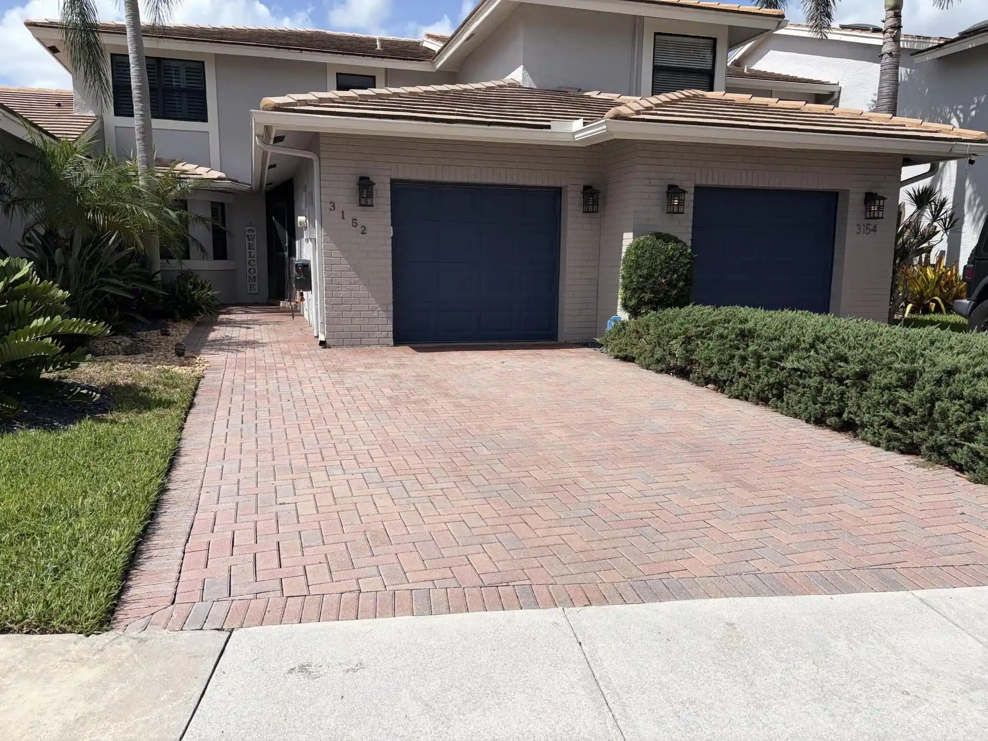 Townhouse for sale at 3152 Deer Crk Lake Shore Dr, Deerfield Beach, FL 33442 | MLS# B26059135