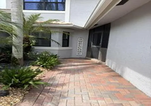 Photo 3 of Townhouse for sale at 3152 Deer Crk Lake Shore Dr, Deerfield Beach, FL 33442 | MLS# B26059135 | Listing updated on 2026-10-09