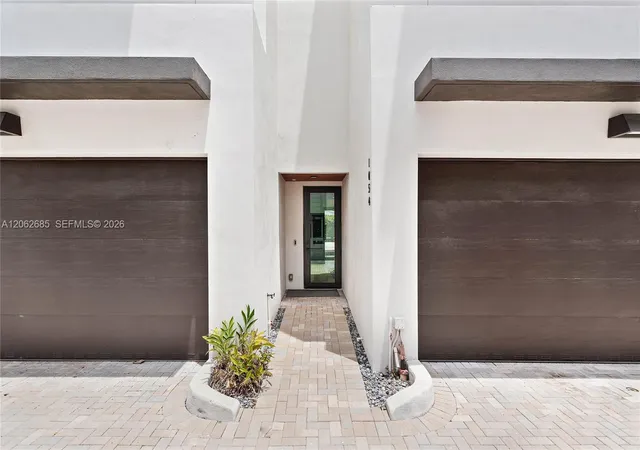 18th image of 1054 N Victoria Park Rd, Fort Lauderdale, FL 33304 | MLS# A12062685
