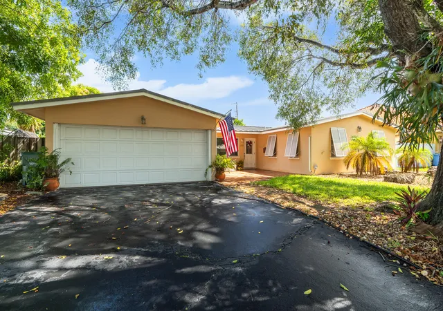 3rd image of 1601 Ne 48Th Ct, Oakland Park, FL 33334 | MLS# B26059166
