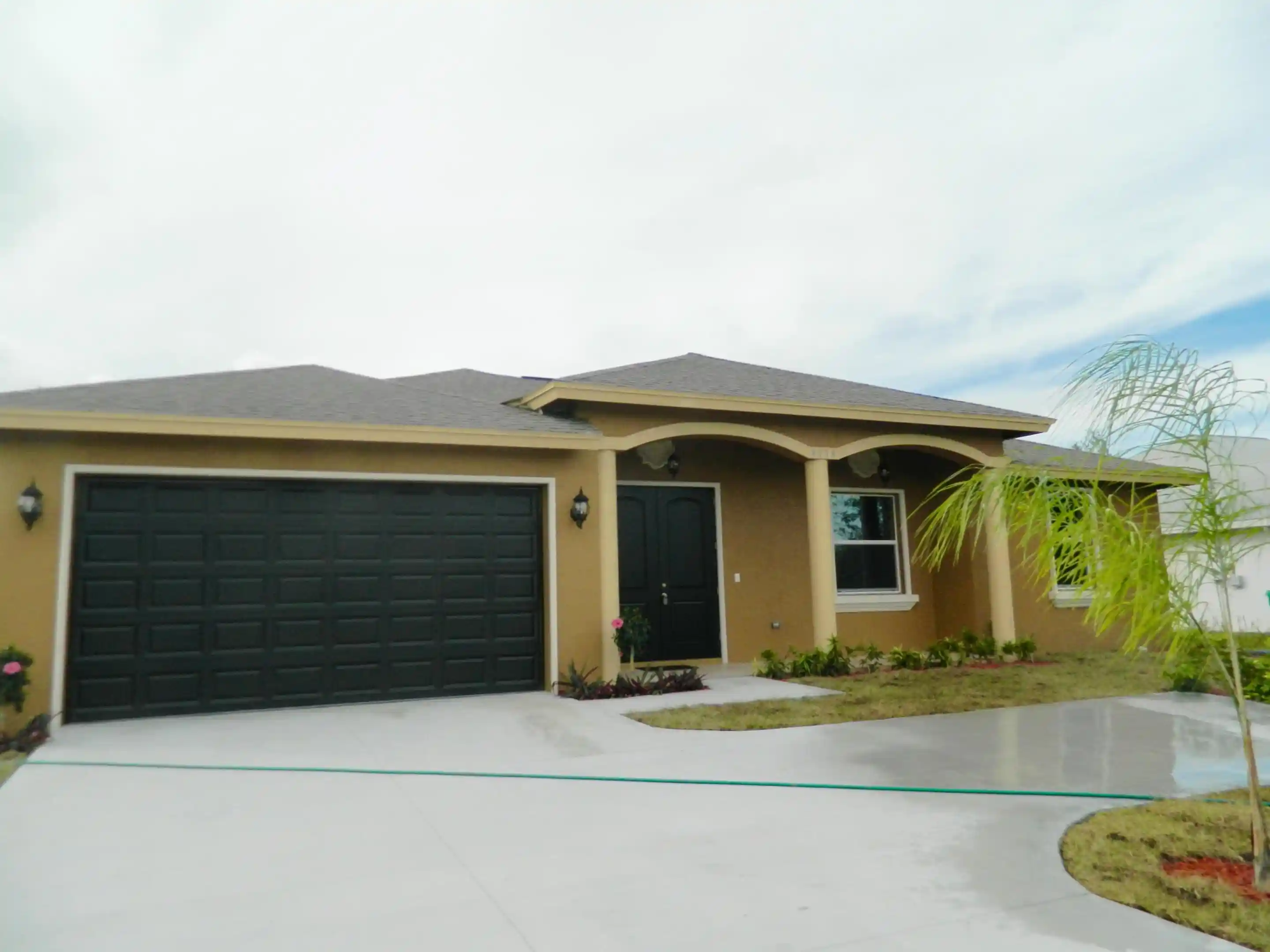 Photo 1 of Single family home for sale at 4174 Sw Darwin Blvd, Port Saint Lucie, FL 34953 | MLS# B26059177 | Listing updated on 2026-10-16