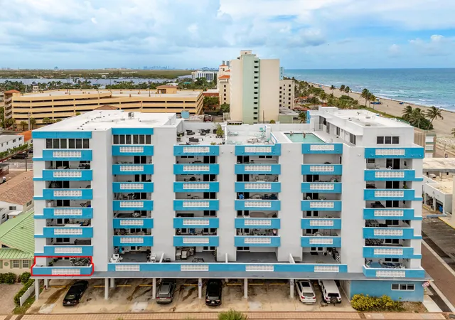 Listing Photo 5 - Condo for sale in building located at 320 S Surf Rd, Hollywood, FL 33019 - Unit #206
