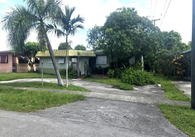 1st image of 185 Ne 129th St, North Miami, FL 33161 | MLS# A12063784
