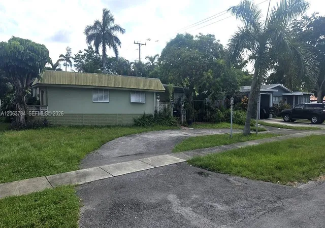 2nd image of 185 Ne 129th St, North Miami, FL 33161 | MLS# A12063784