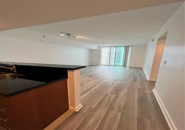 2nd image of 244 Biscayne Blvd #2609, Miami, FL 33132 | MLS# A12062911