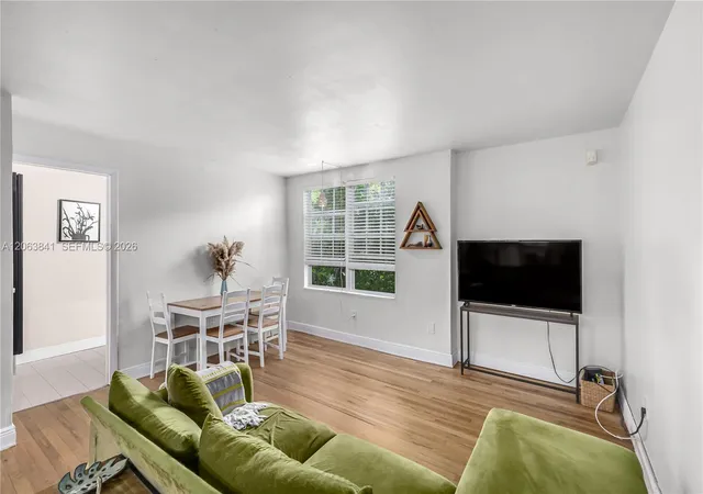 4th image of 932 7Th St, Miami Beach, FL 33139