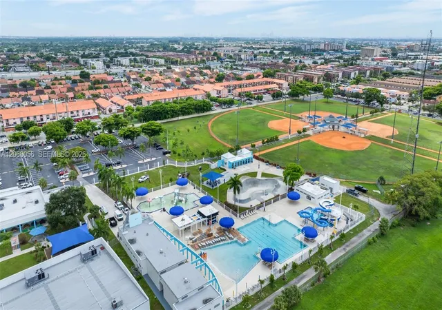 2nd image of 2170 W 60Th St, Hialeah, FL 33016
