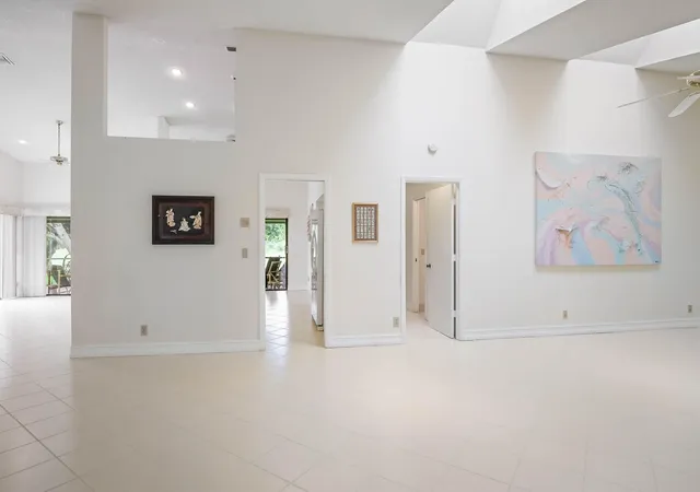Photo 3 of Single family home for sale at 7003 Golf Pointe Cir, Tamarac, FL 33321 | MLS# B26059249 | Listing updated on 2026-09-23