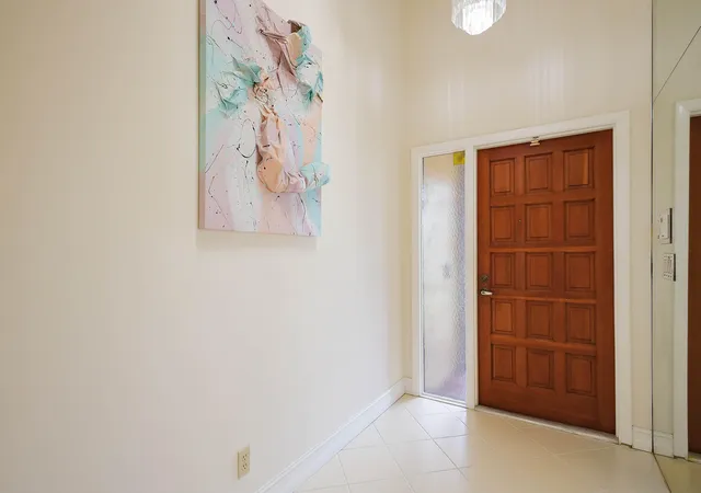Photo 4 of Single family home for sale at 7003 Golf Pointe Cir, Tamarac, FL 33321 | MLS# B26059249 | Listing updated on 2026-09-23