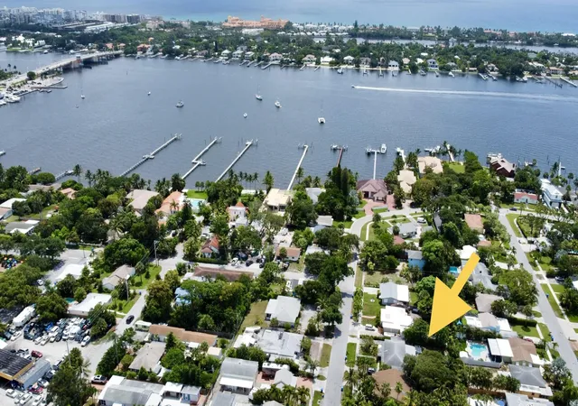 Photo 4 of House for sale at 124 Mayfield Rd, Lantana, FL 33462 | MLS# B26059262 | Listing updated on 2026-10-08