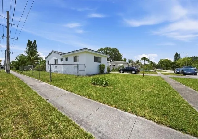 Photo 1 of Single family home for sale at 2300 N 57th Terrace, Hollywood, FL 33021 | MLS# B26059274 | Listing updated on 2026-09-23