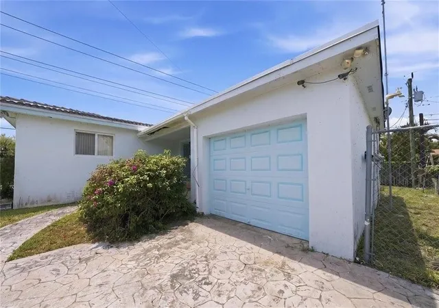 Photo 3 of Single family home for sale at 2300 N 57th Terrace, Hollywood, FL 33021 | MLS# B26059274 | Listing updated on 2026-09-23