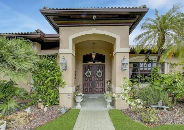 33rd image of 4053 Sw 141st Ave, Davie, FL 33330 | MLS# B26059291