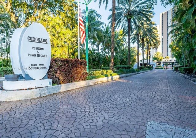 4th image of 20335 W Country Club Dr #1702, Aventura, FL 33180 | MLS# A12060493