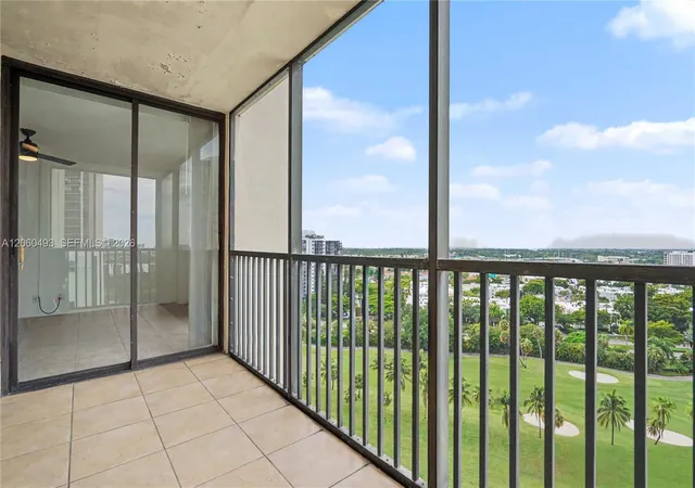 5th image of 20335 W Country Club Dr #1702, Aventura, FL 33180 | MLS# A12060493